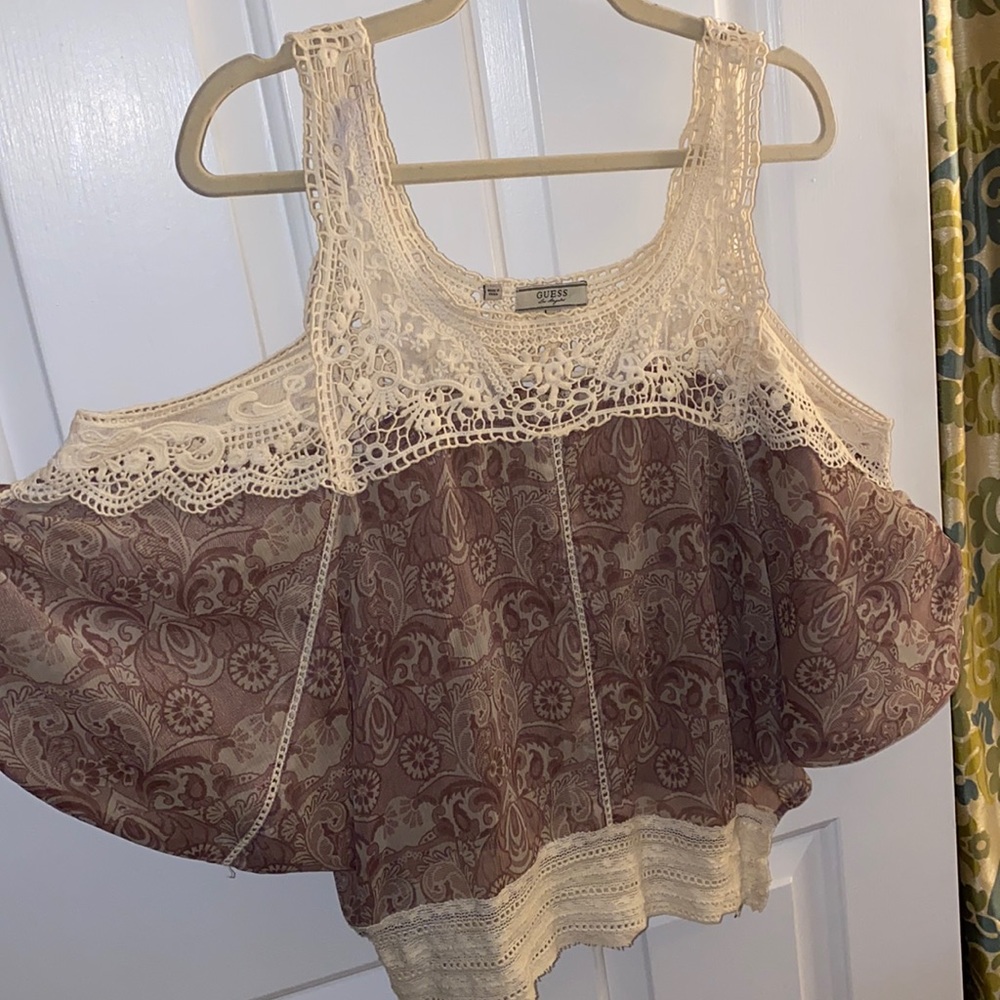 GUESS top. Size small